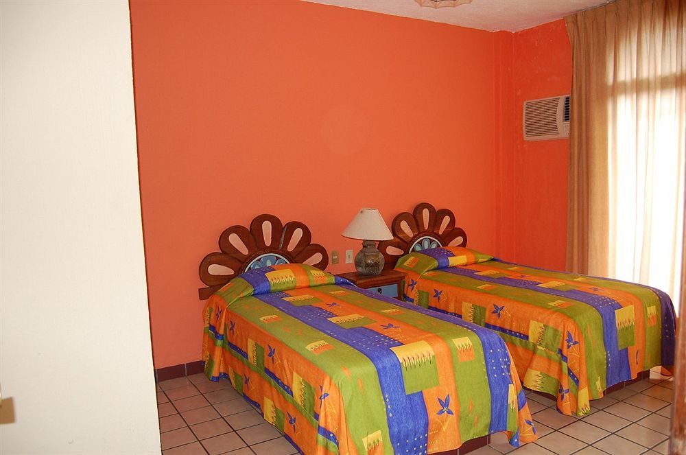 Bungalow Estancia San Carlos Vallarta ปูแอร์โตบาญาร์ตา ภายนอก รูปภาพ